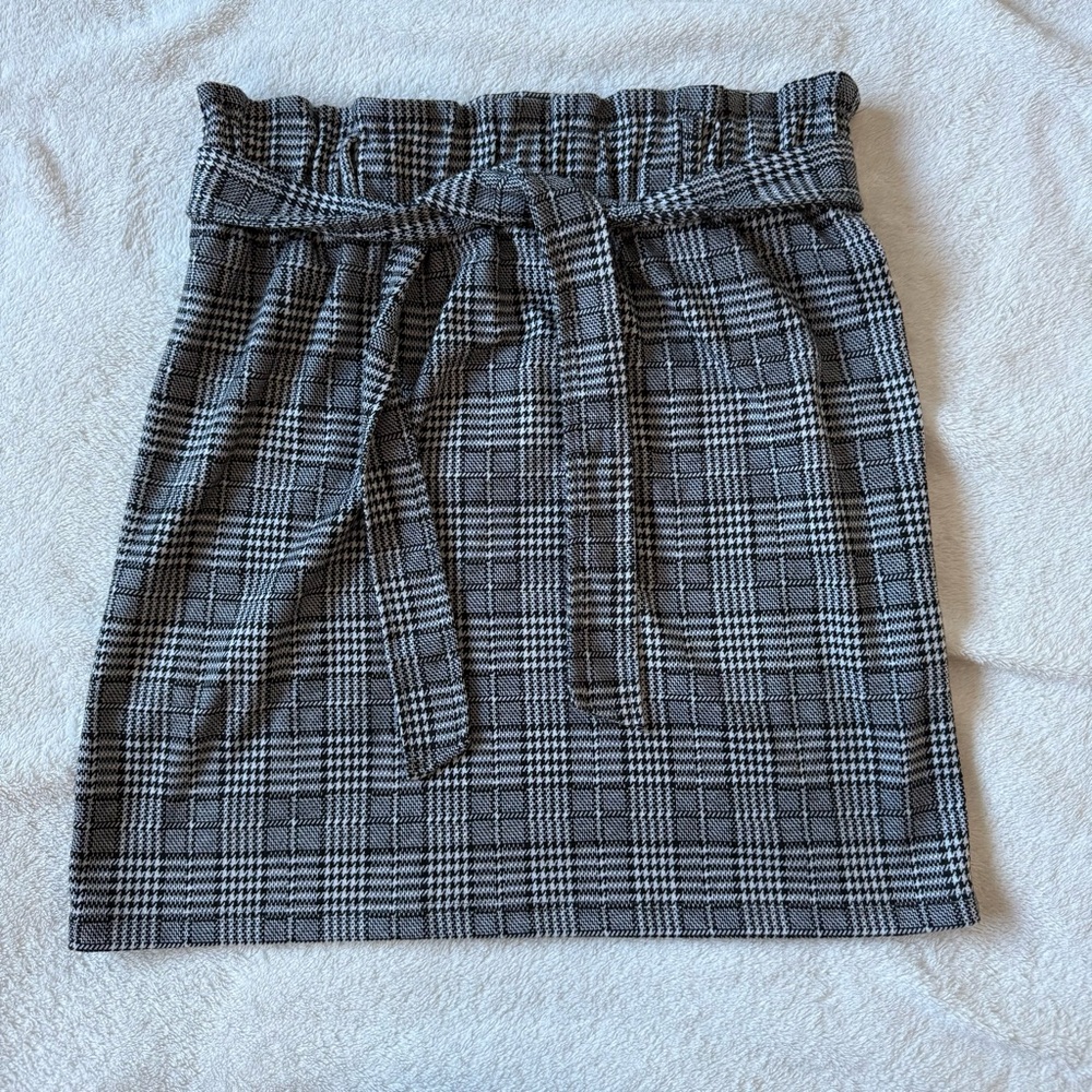 Ardene Black and White Pencil Skirt with Tie Front Ladies size XL